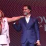 Victor Sorrentino ao lado da Bispa Dirce Carvalho no palco do Modeladas Mais 2026